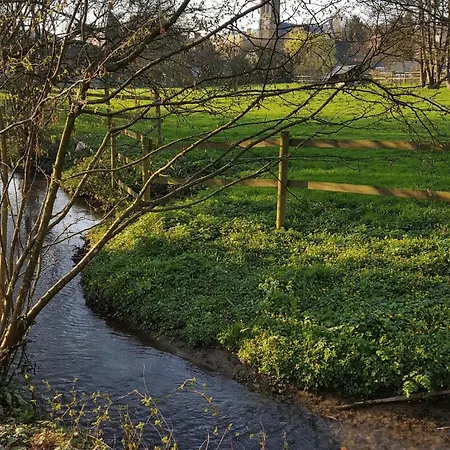 La Cour De L'eglise Saint Germain la campagne