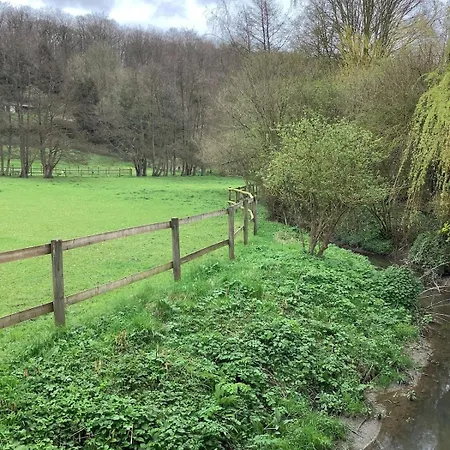 La Cour De L'eglise 3*