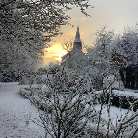 La Cour De L'eglise Bed and Breakfast