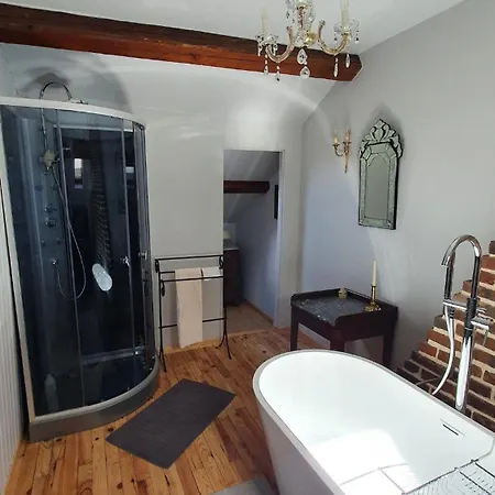 La Cour De L'eglise Bed and Breakfast Saint Germain la campagne