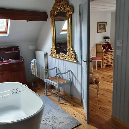 La Cour De L'eglise 3* Saint Germain la campagne